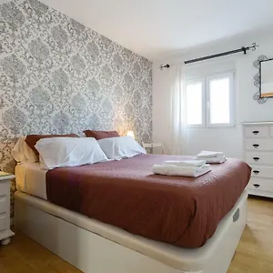 https://barquillas-de-la-caleta-home-cadiz.hotelsincadiz.net
